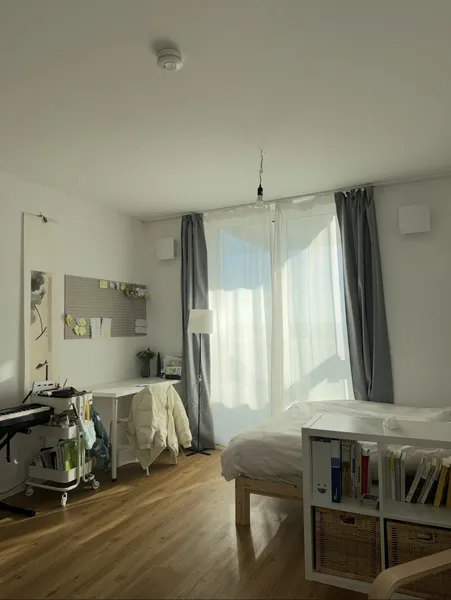 Nachmieter gesucht: Helle 1,5-Zimmer-Neubauwohnung mit Balkon & EBK in Friedrichsfelde — photo 1